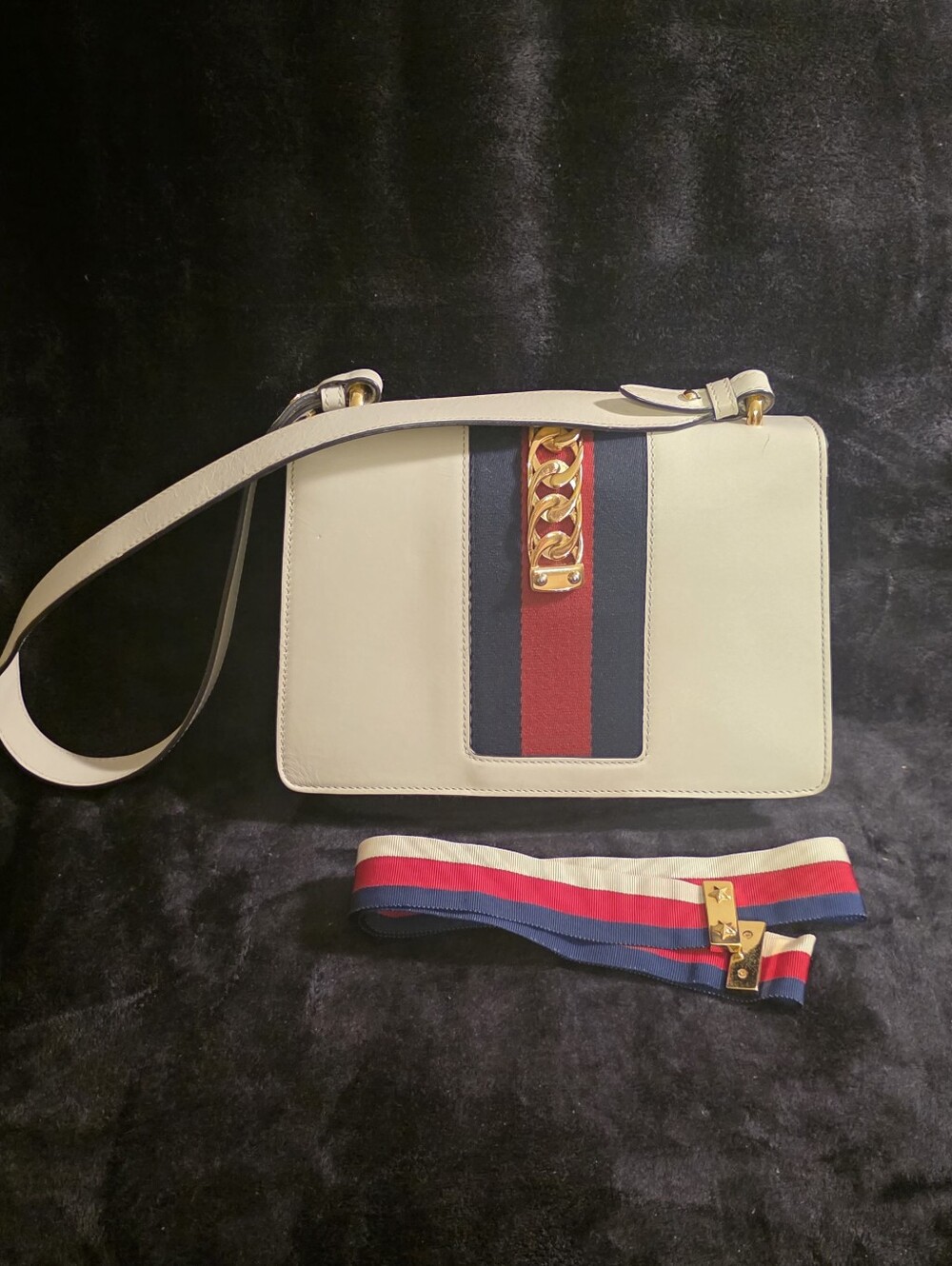 Gucci White Leather Shoulder Bag with Red and Navy Web Stripe and Gold Chain
